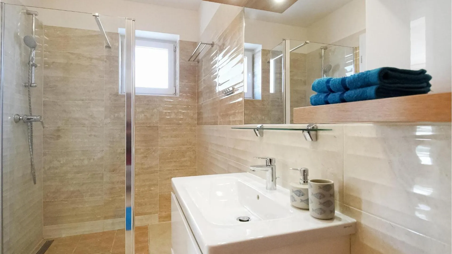 Awesome Apartment In Liznjan With Wifi