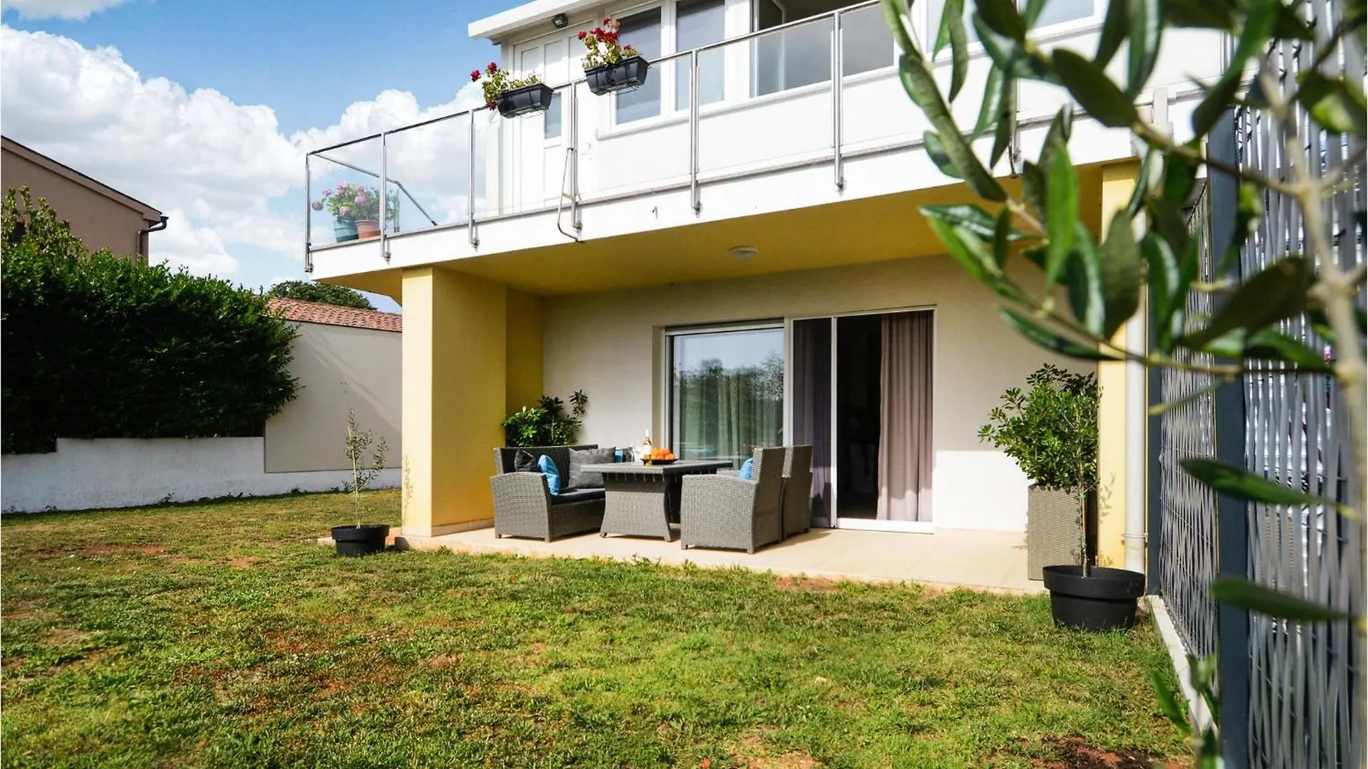 Awesome Apartment In Liznjan With Wifi